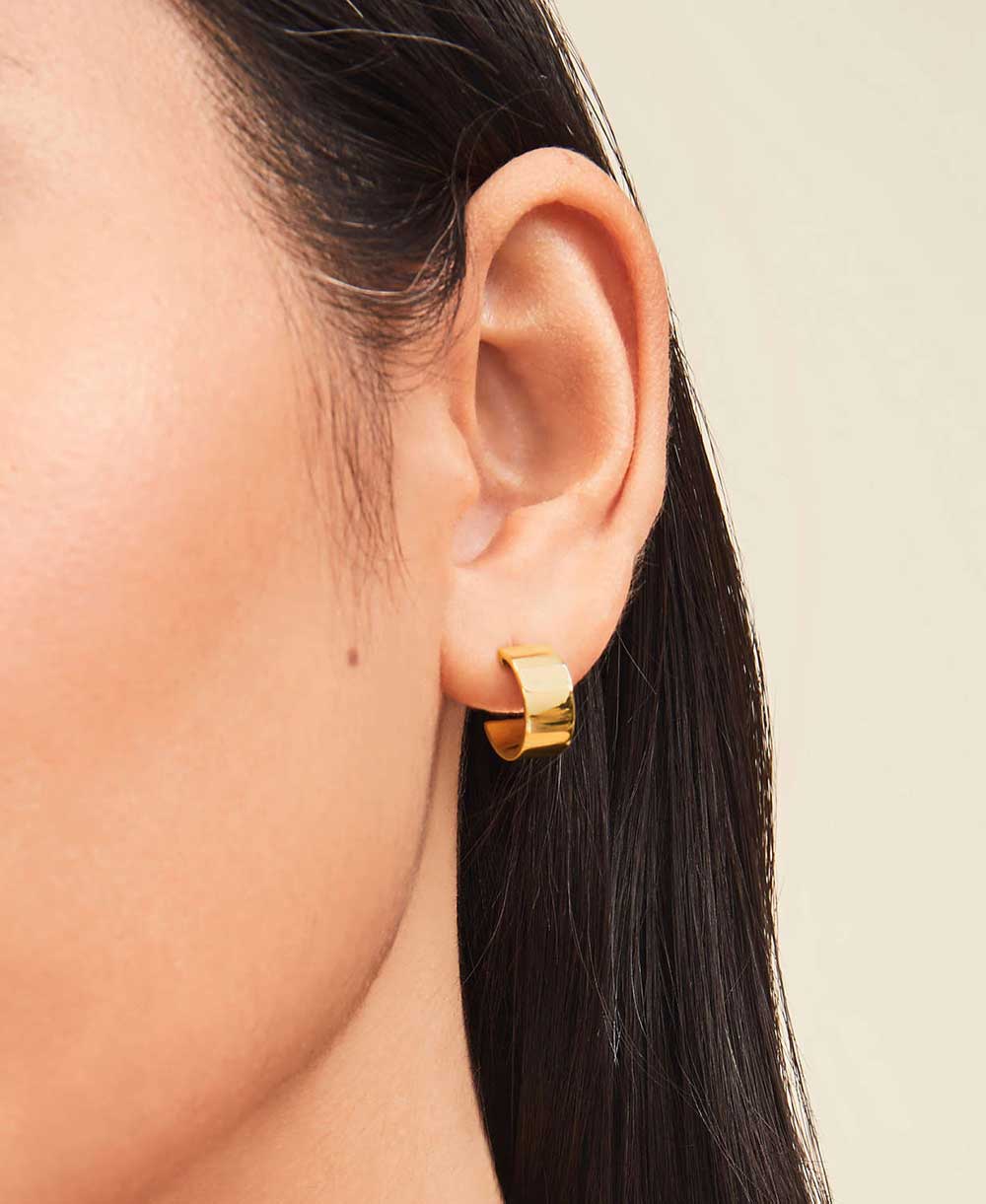 Daily Huggie Hoops - Image 2